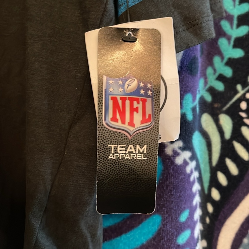 NWT Panthers crop top XL - Picture 6 of 8